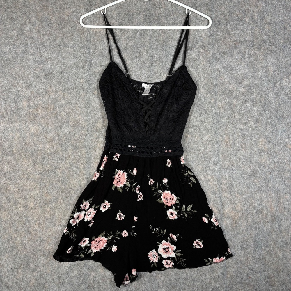 Street‎ Society Romper Juniors M Black Floral Lace Bodice Lace Fairy Crochet